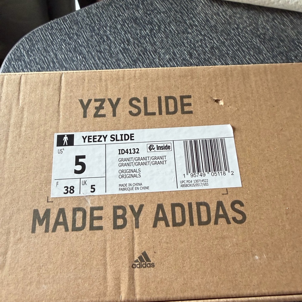 Yeezy Slide - Dark Grey